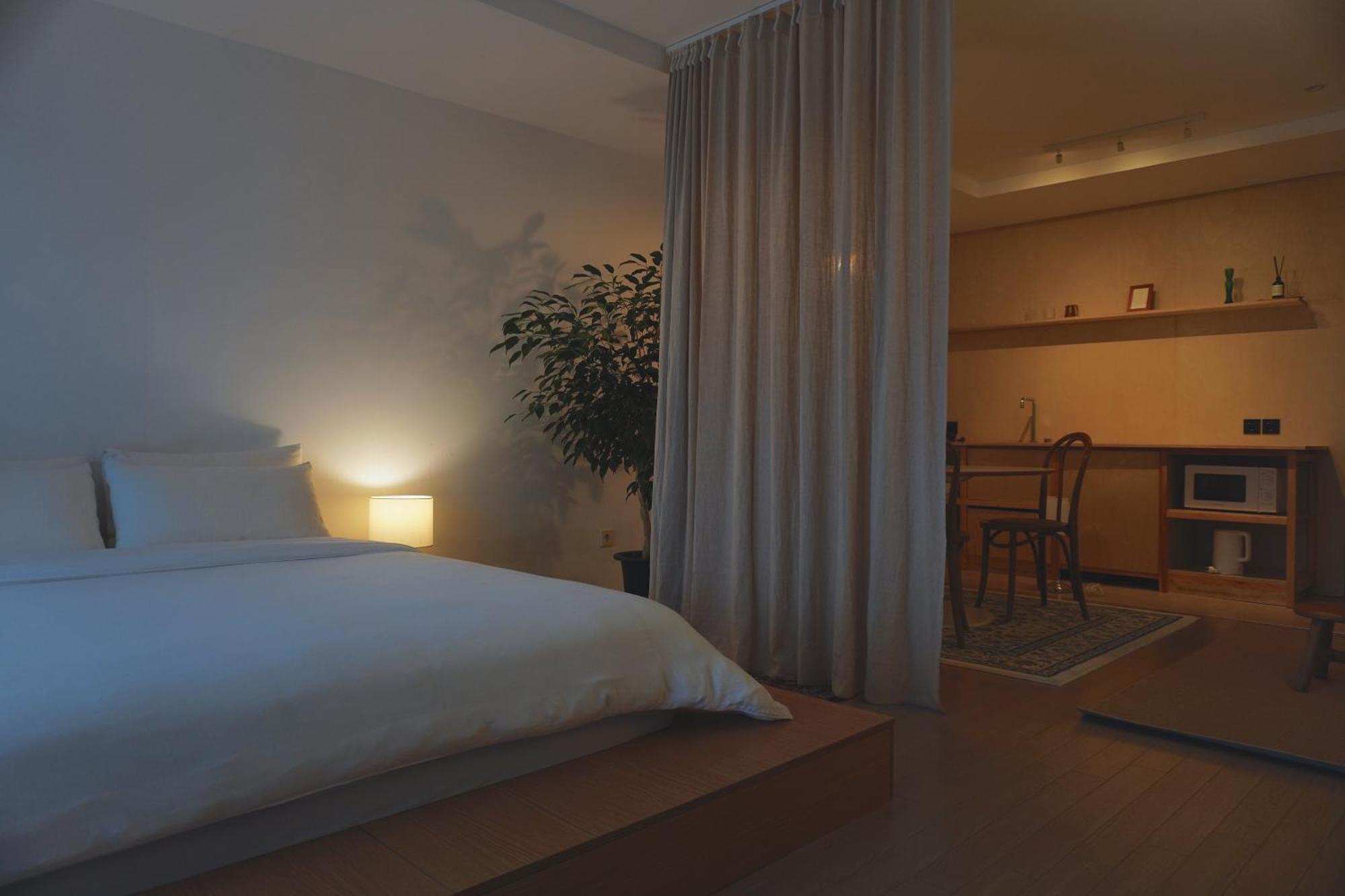 At Corner Resort & Garden Jeju Bagian luar foto